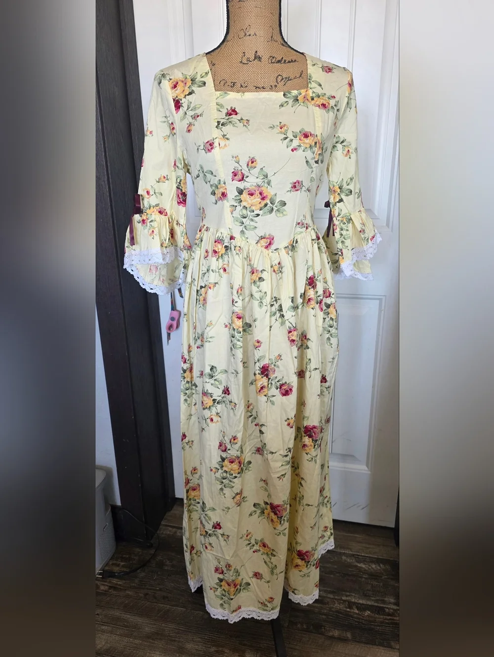 Girls Pioneer Costume Dress 16 - Picture 2 of 5